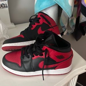 Jordan 1 mid, Red and Black. Size: 4.5Y